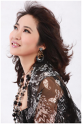 星期二千亿体育客服沙龙:情动歌声 横贯中西——著名女高音歌唱家王韻晶音乐会