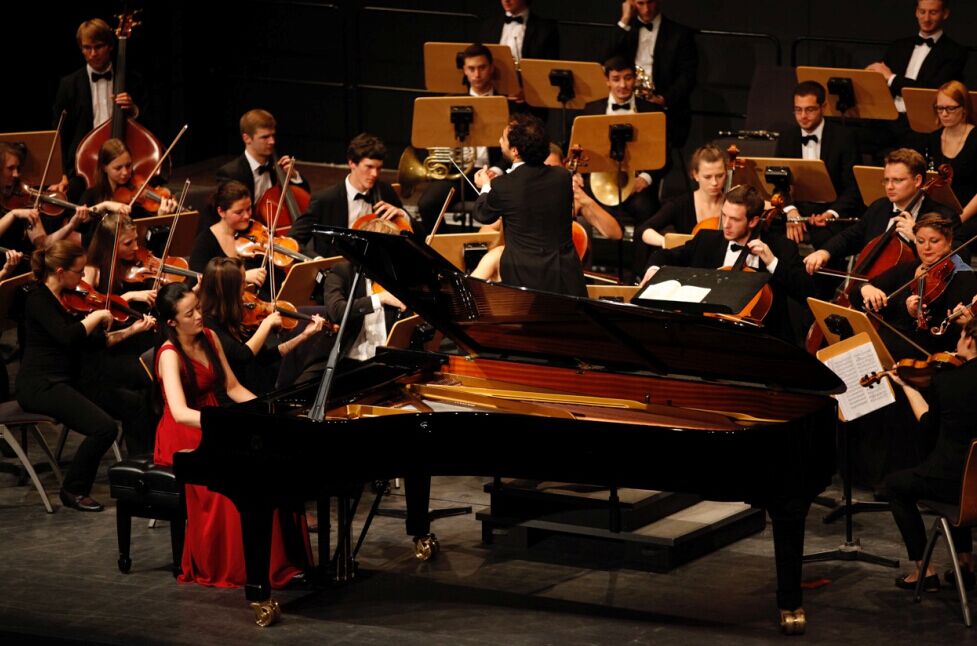 双钢琴在交响乐中的演变及其演奏手法